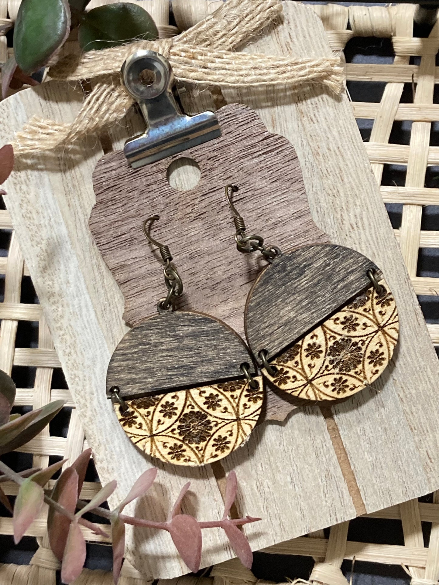Wooden Two-Tone Arabesque Earring